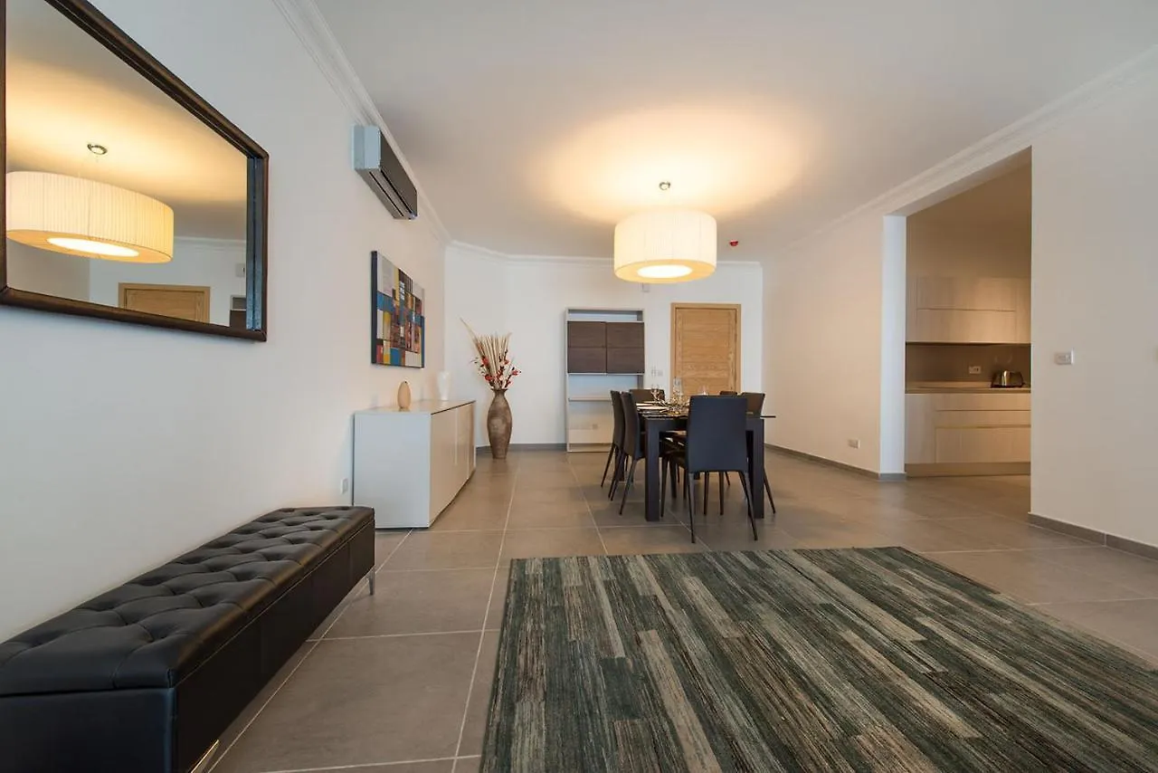 Seafront Luxury Apartment Incl Pool Sliema
