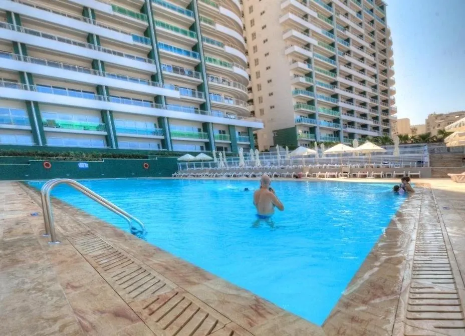 Seafront Luxury Apartment Incl Pool Sliema
