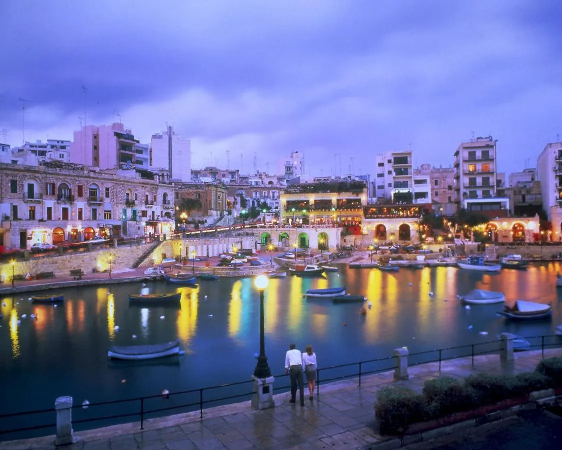 Seafront Luxury Apartment Incl Pool Sliema