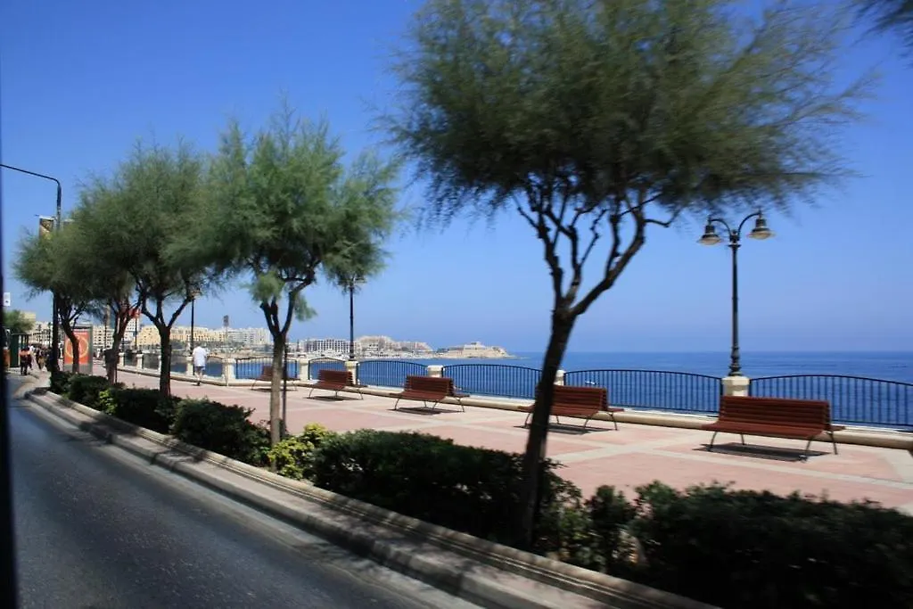 Seafront Luxury Apartment Incl Pool Sliema 0*,  Malta
