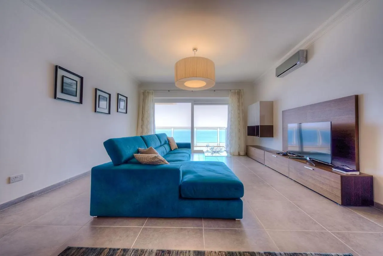 Seafront Luxury Apartment Incl Pool Sliema