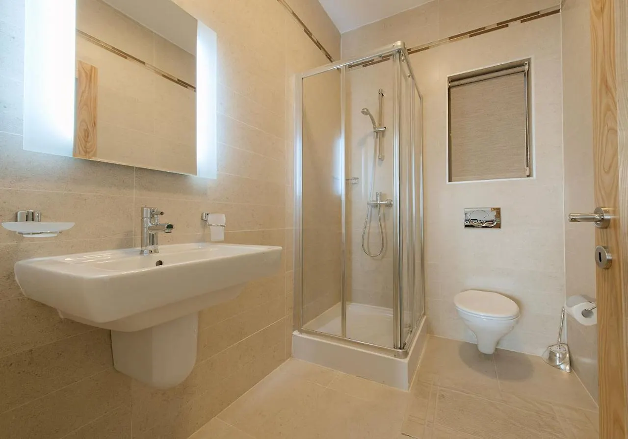 Seafront Luxury Apartment Incl Pool Sliema