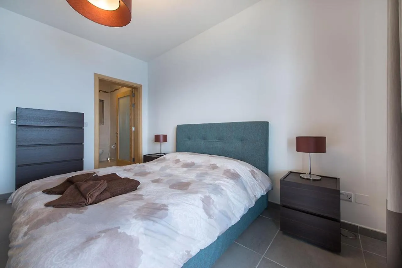Seafront Luxury Apartment Incl Pool Sliema Malta
