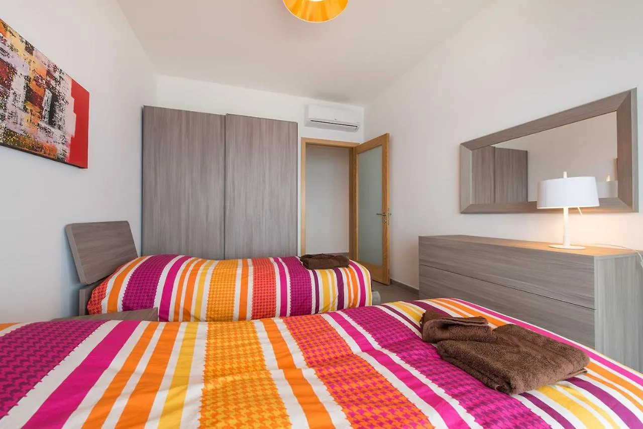 Seafront Luxury Apartment Incl Pool Sliema Malta
