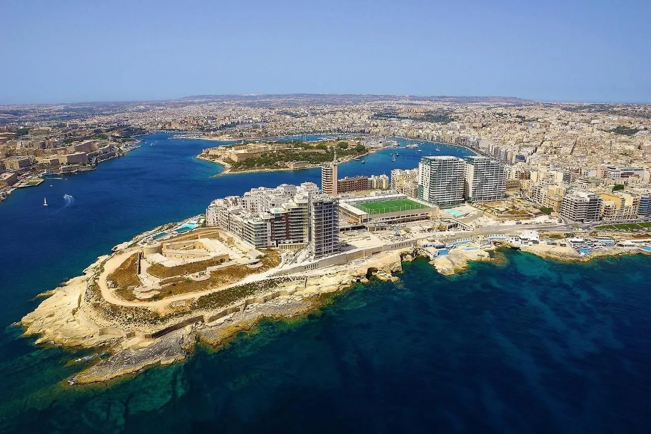Seafront Luxury Apartment Incl Pool Sliema
