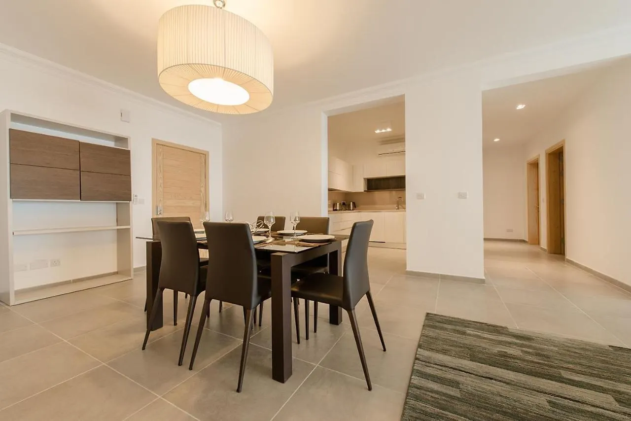 Seafront Luxury Apartment Incl Pool Sliema Malta